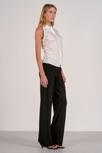 Amber Sleeveless Buttonup